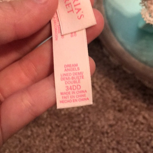 Victoria’s Secret Bra - Picture 4 of 4